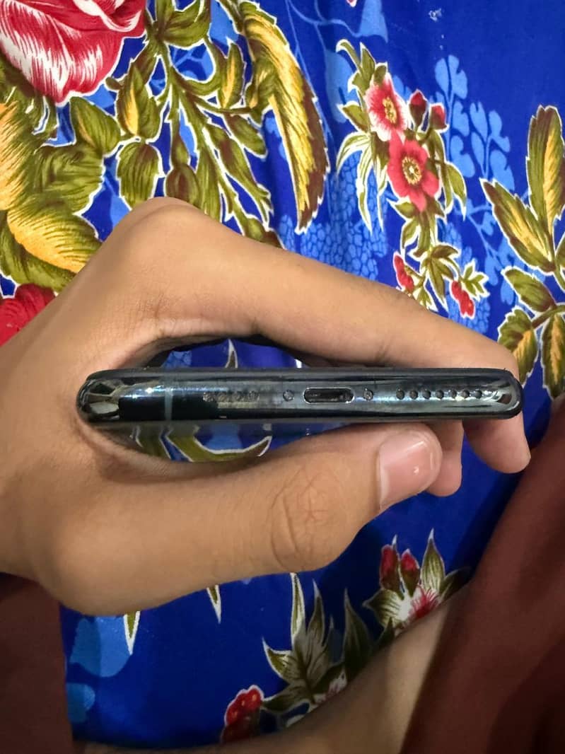 Apple iPhone 11 Pro Max 7