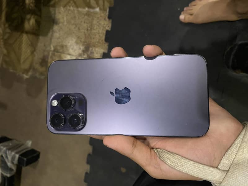 Apple iPhone 14 Pro Max 6