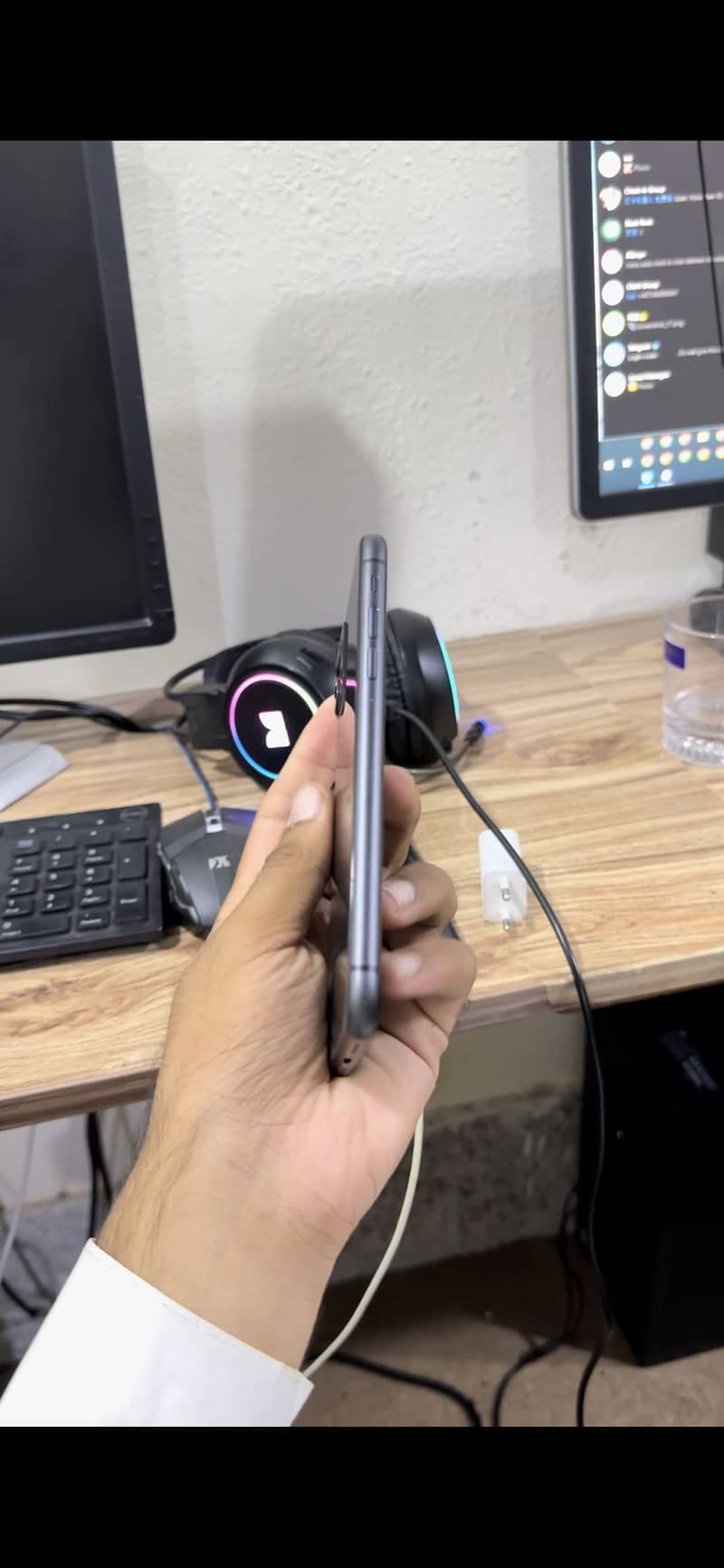 Apple iPhone 11 4