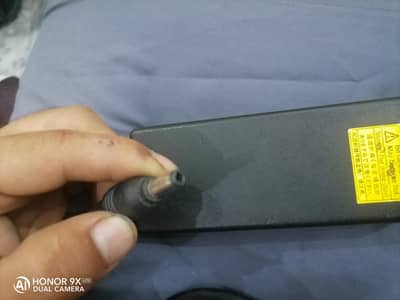Toshiba laptop charger 19v 3.95amp 100%orginal