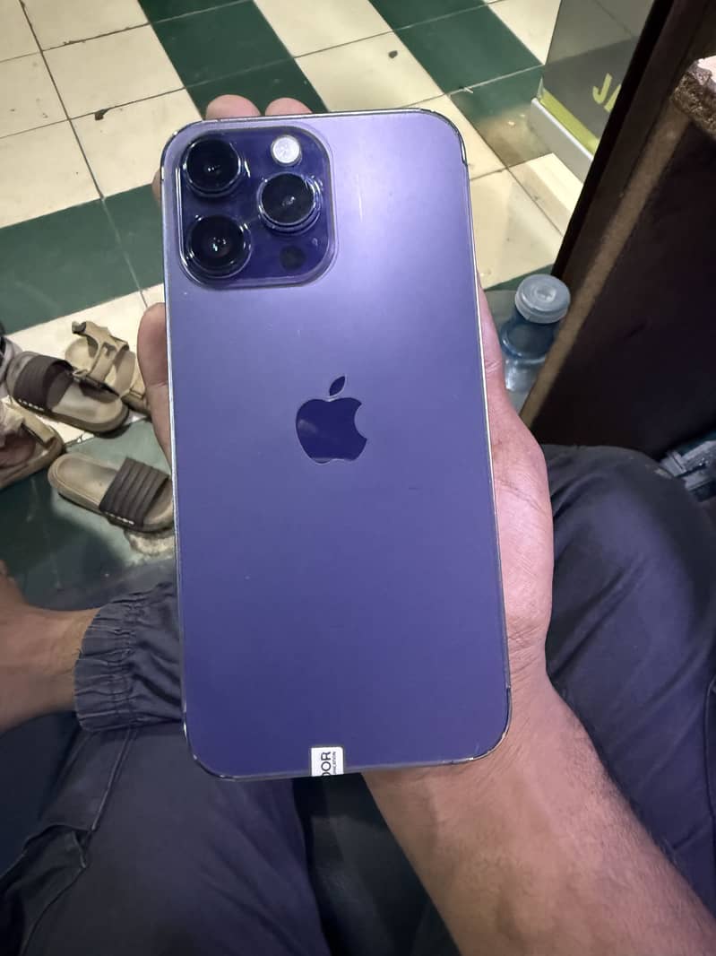Apple iPhone 14 Pro Max 1