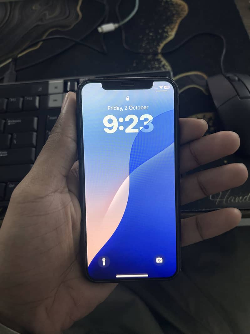 Apple iPhone Xs 6