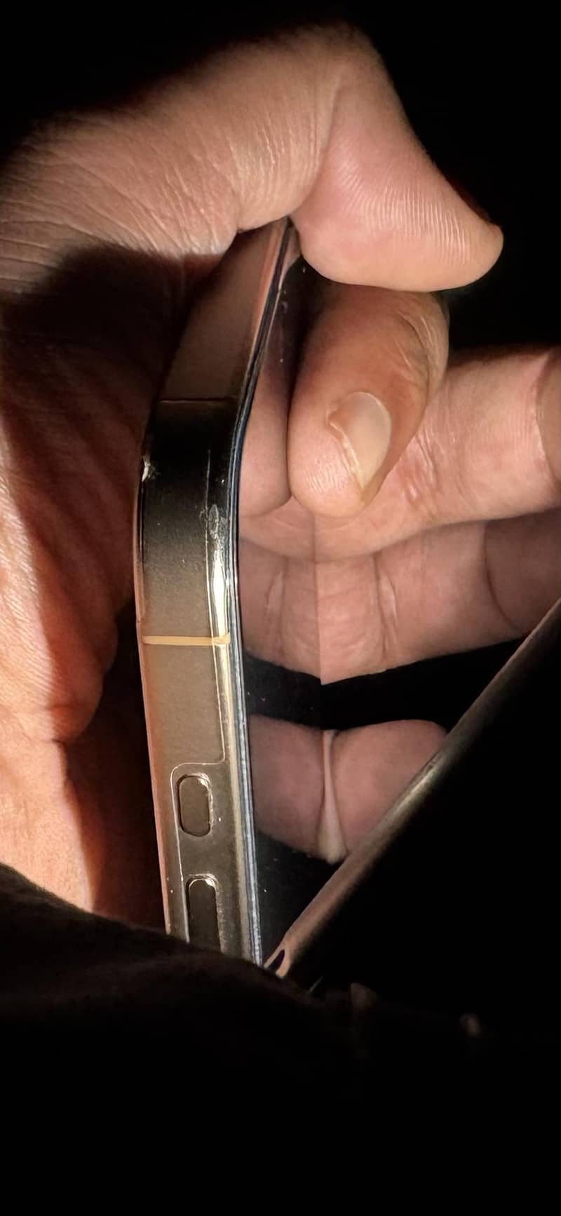 Apple iPhone 16 Pro 2