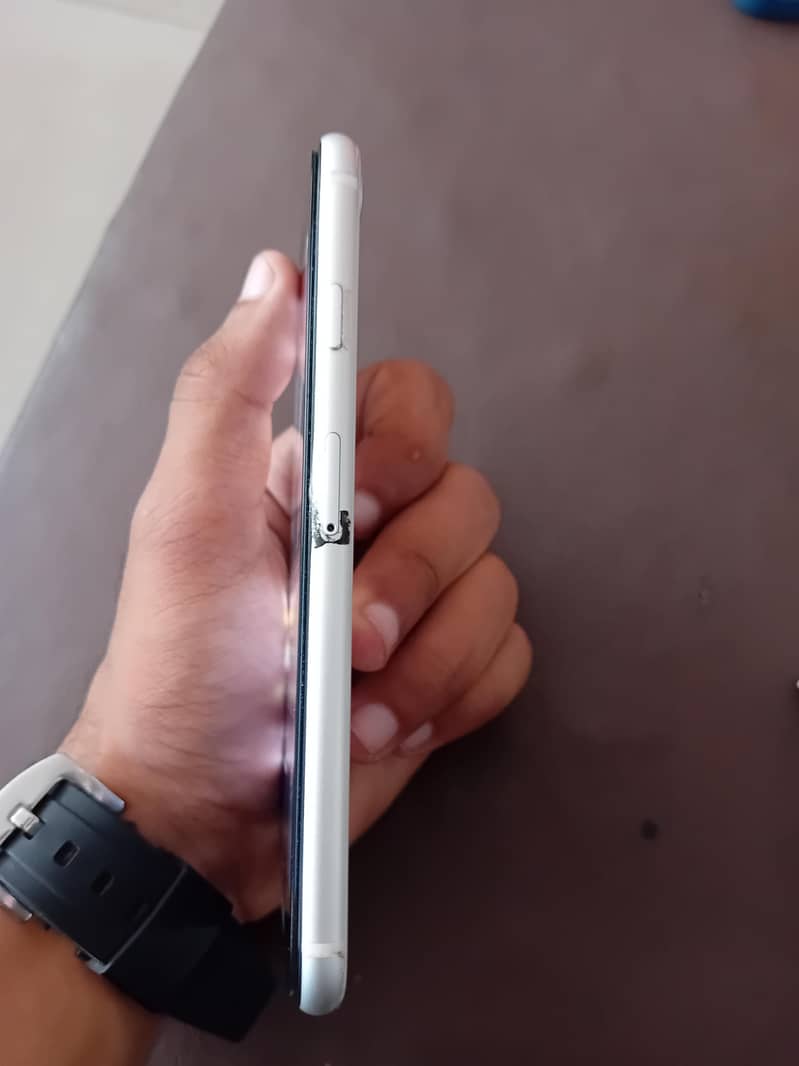 Apple iPhone SE 2nd generation 2