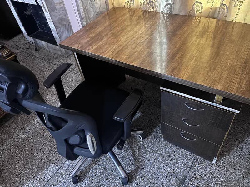 Office/study table 5