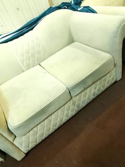 2-Seater + 1-Seater Sofa Set in good condition. Comfortable and stylis