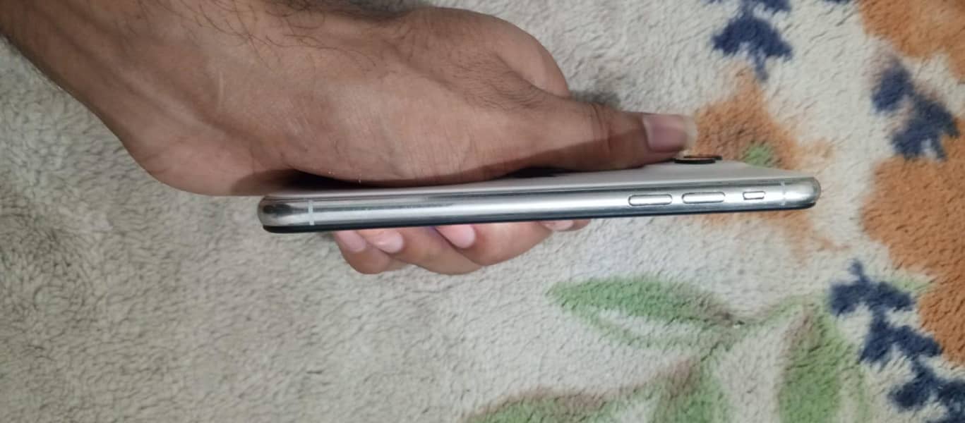Apple iPhone X 6