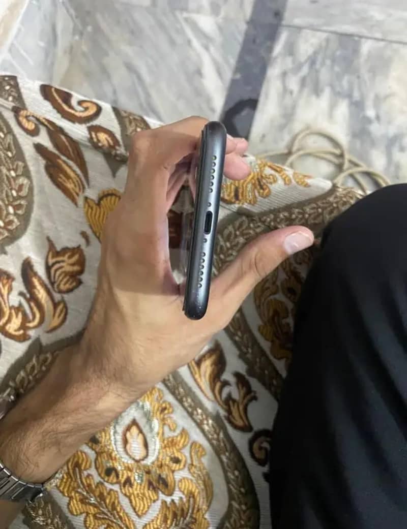Apple iPhone 11 1