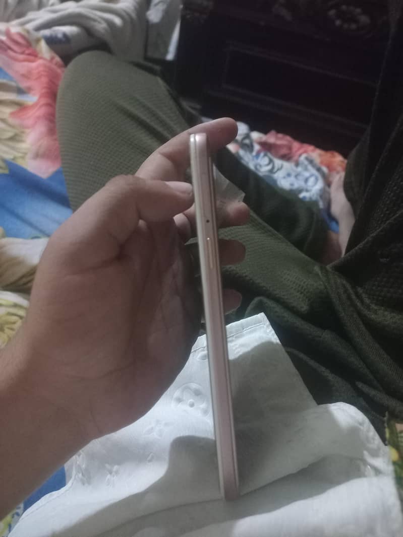 OPPO A57 0