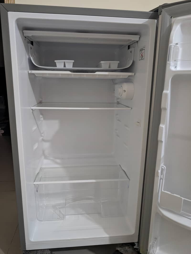 mini refrigerator 0
