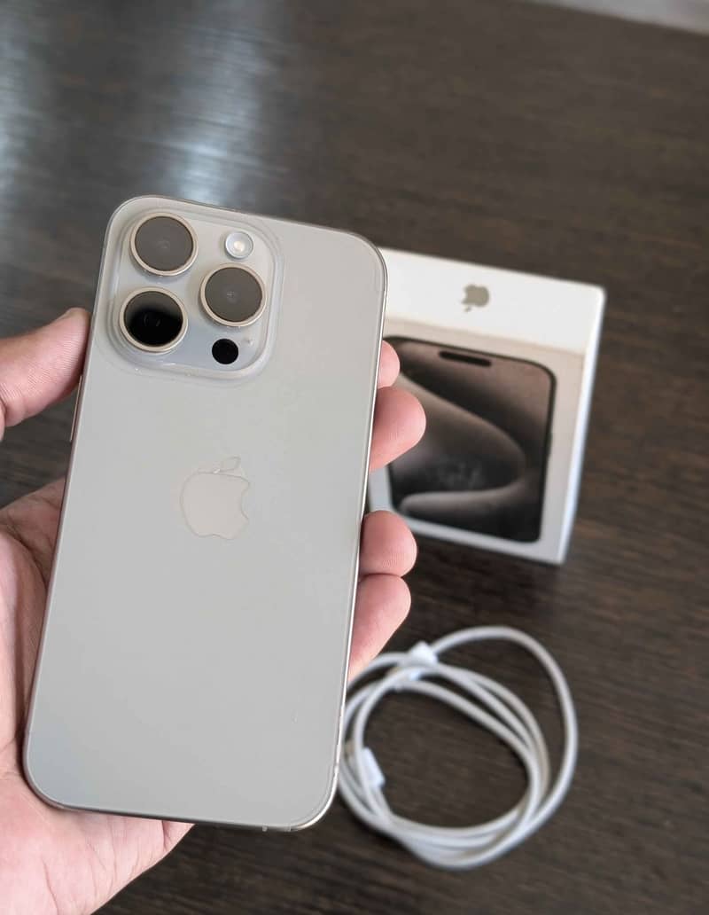 Apple iPhone 15 Pro Max 4
