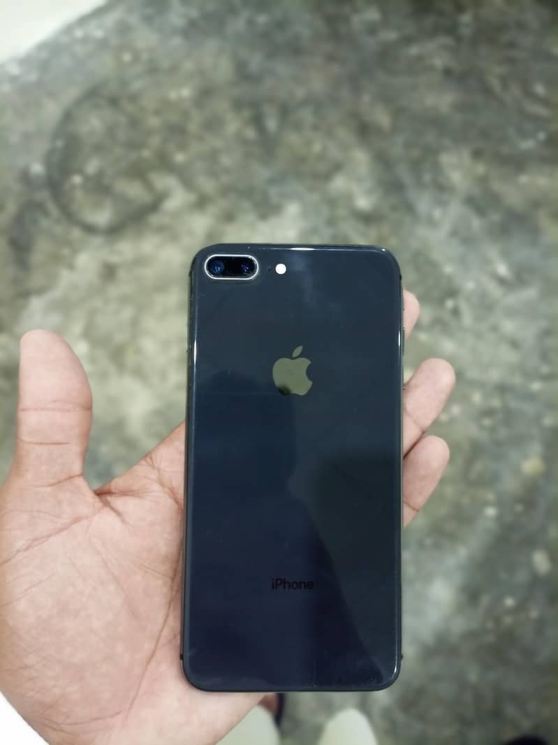 Apple iPhone 8 Plus 2