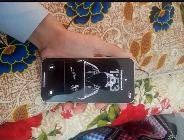 Apple iPhone 14 3