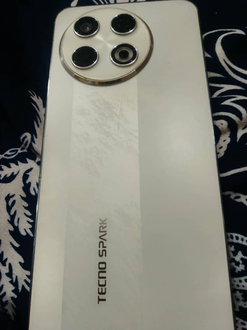 Tecno SPARK 30 Pro 0