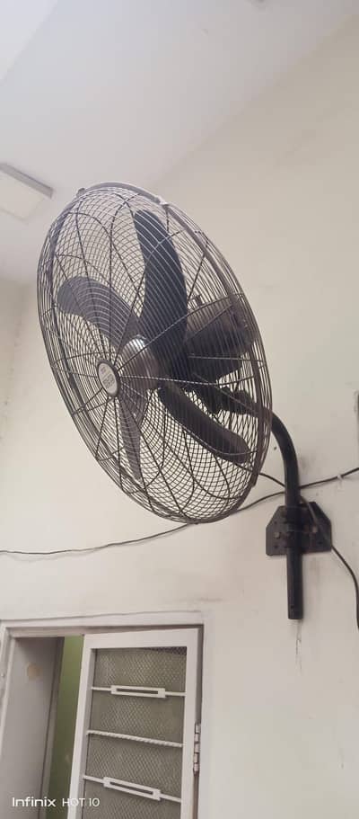GFC wall fan 28 inch automatically rotatable