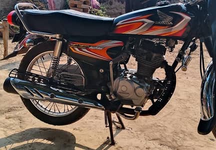 Honda 125 black 21/22