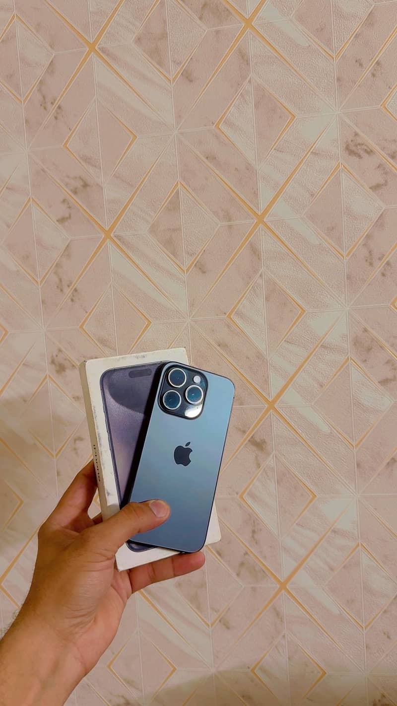 Apple iPhone 15 Pro 0
