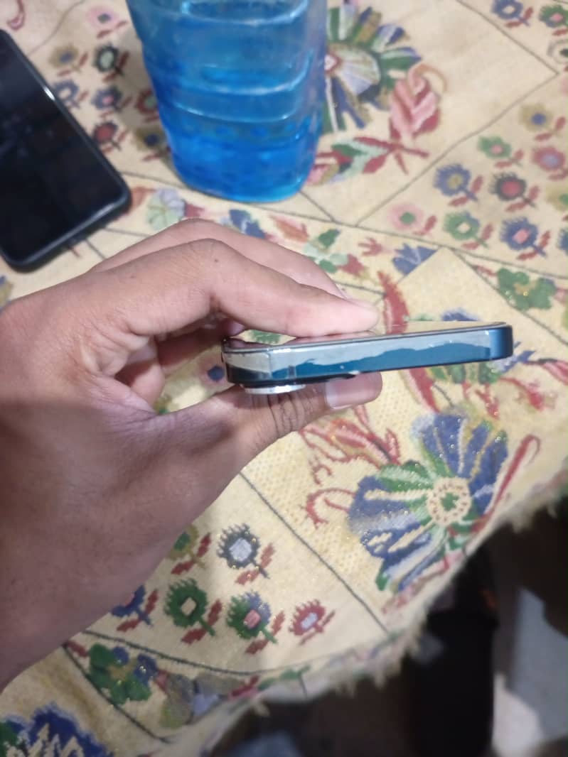Apple iPhone 13 1