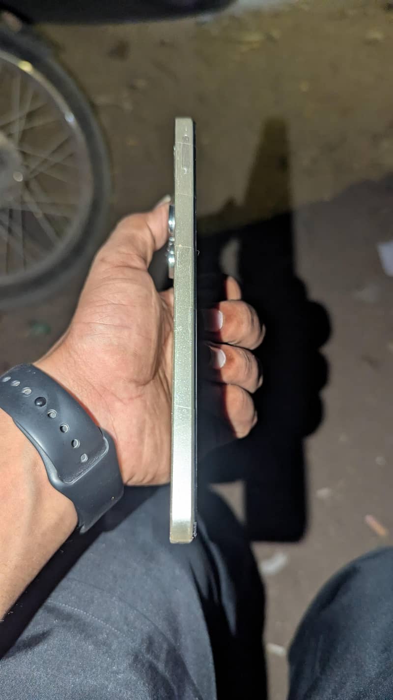 Realme C53 4