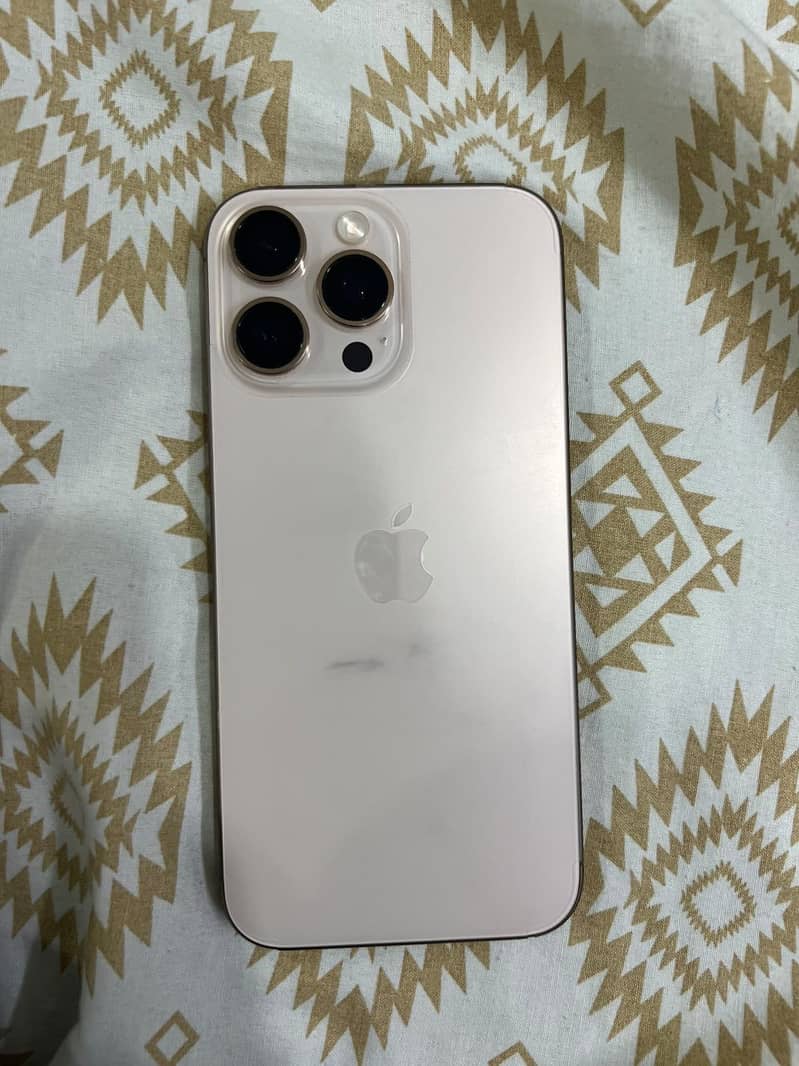 Apple iPhone 16 Pro Max 2