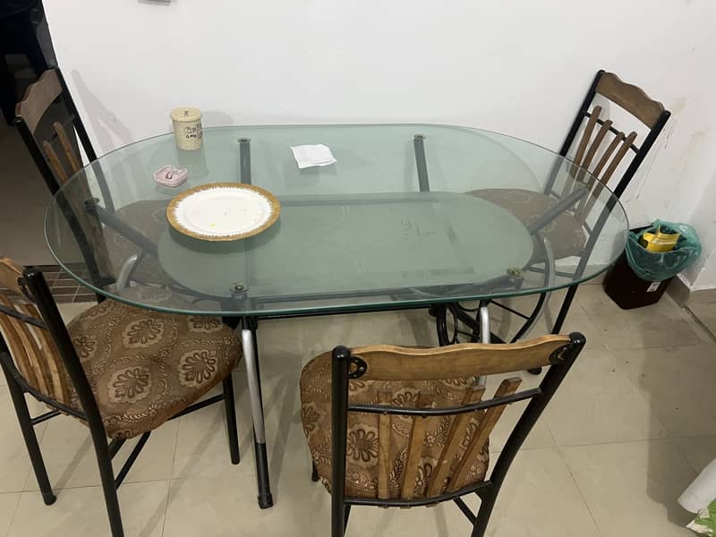 Dinning table with 6 chairs 0