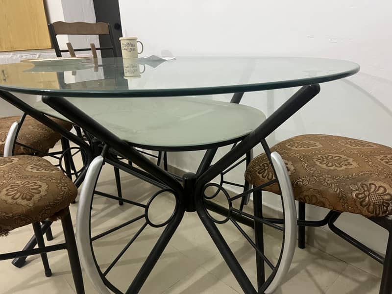 Dinning table with 6 chairs 3