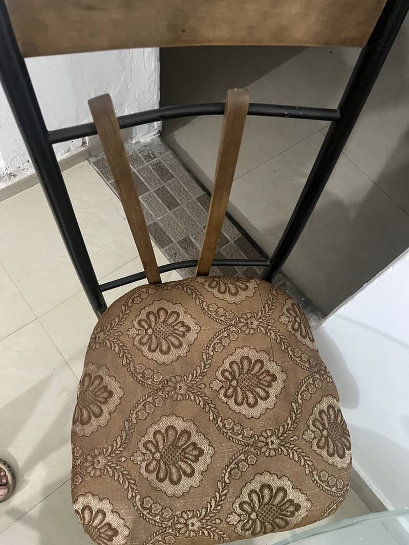 Dinning table with 6 chairs 5