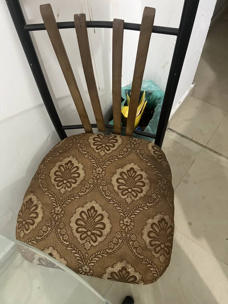 Dinning table with 6 chairs 6