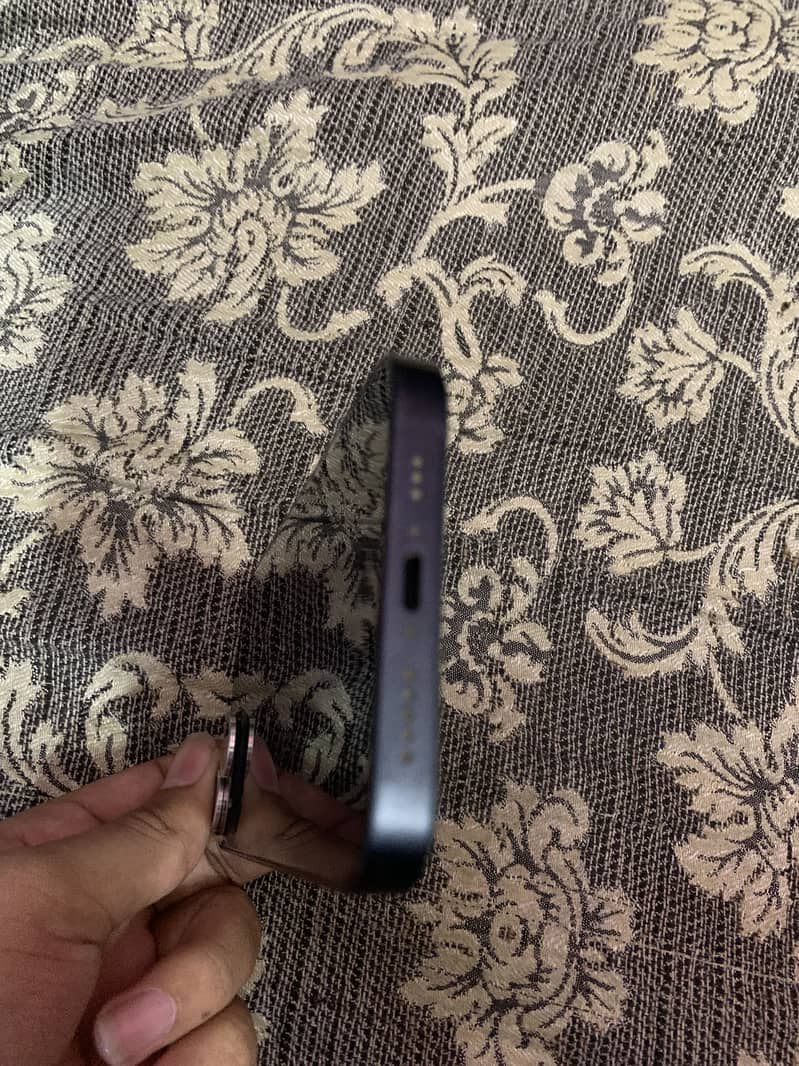 Apple iPhone 13 1