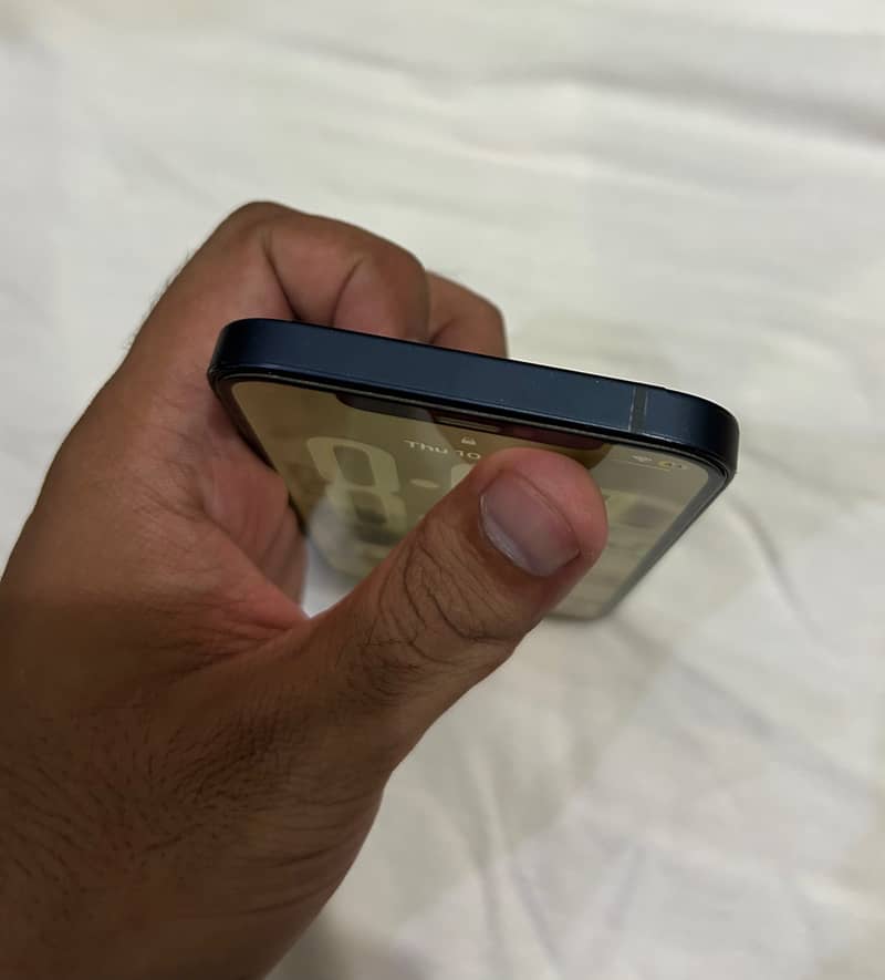 Apple iPhone 12 4