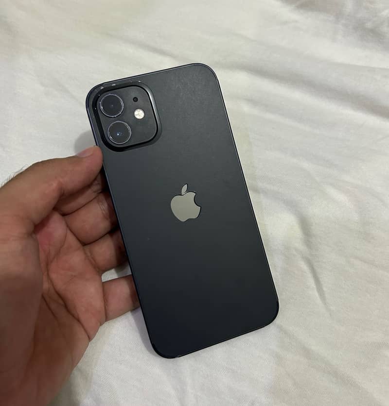 Apple iPhone 12 6