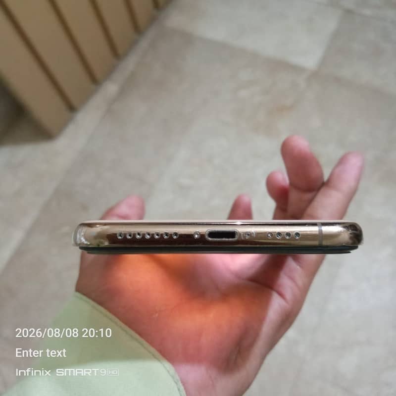 Apple iPhone XS Max 1