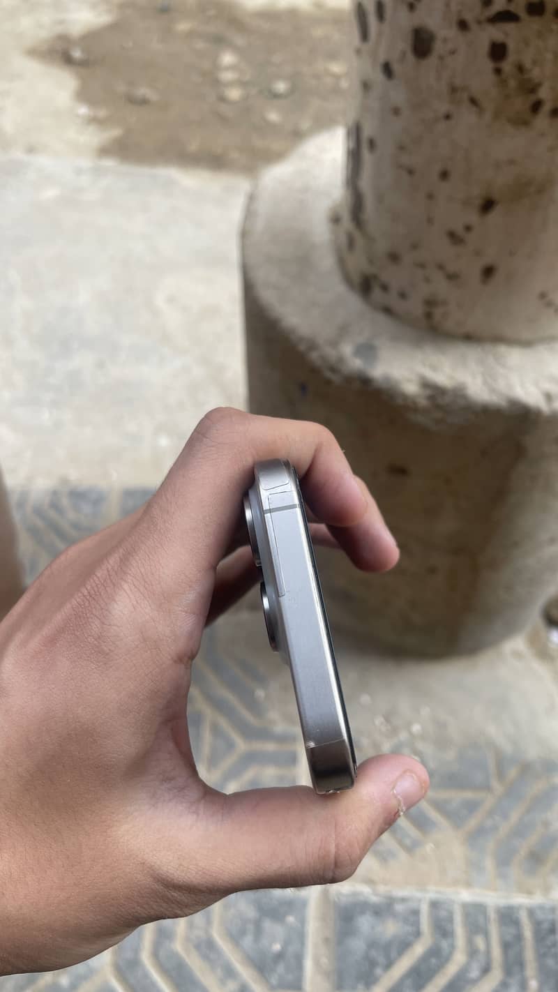 Apple iPhone 15 Pro 1