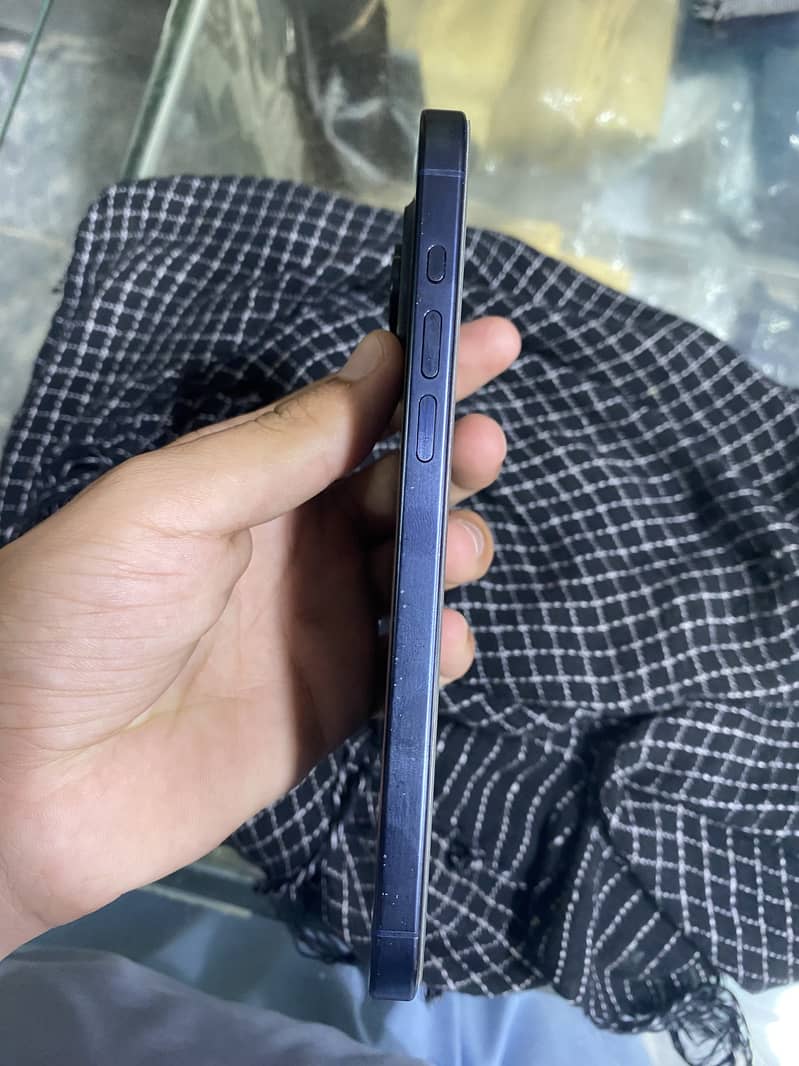 Apple iPhone 15 Pro Max 1