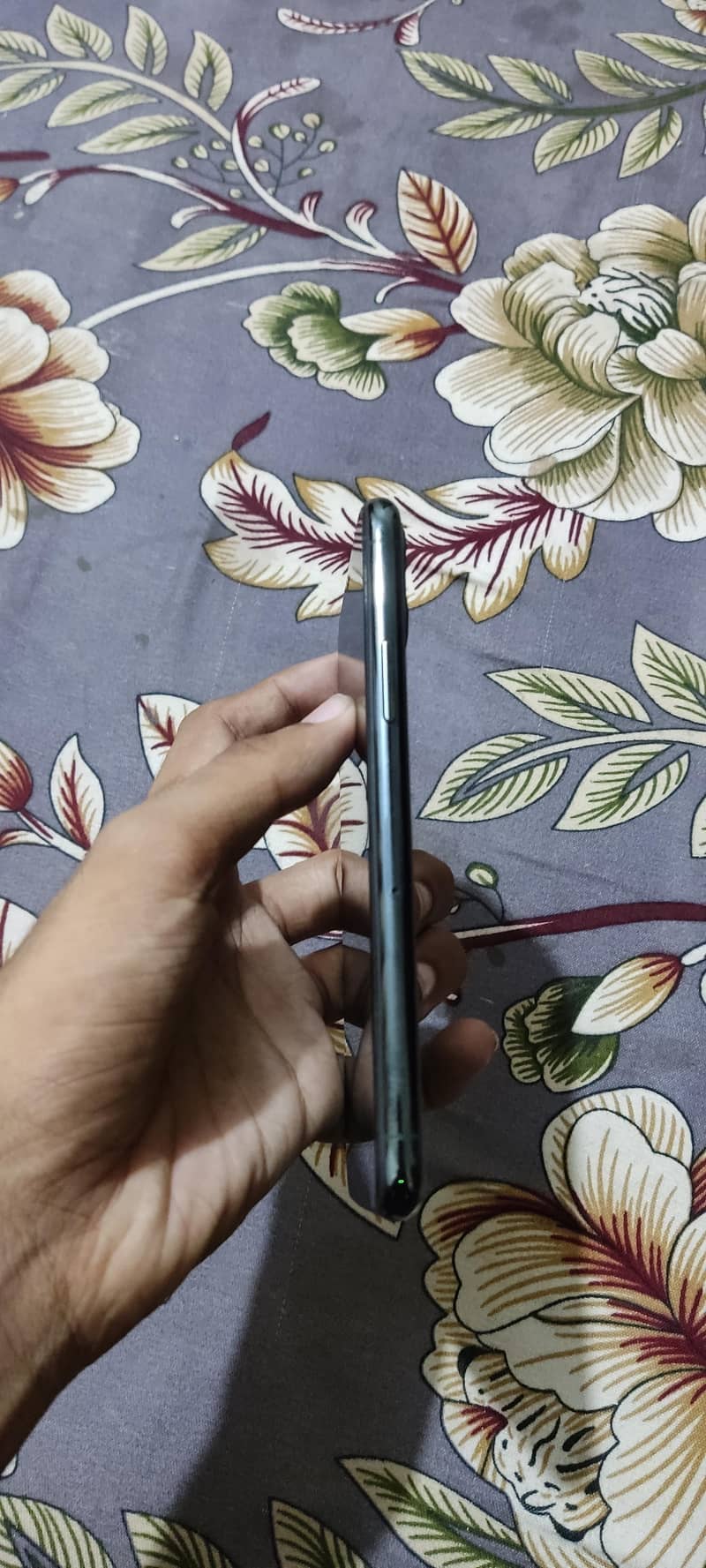 Apple iPhone 11 Pro 1