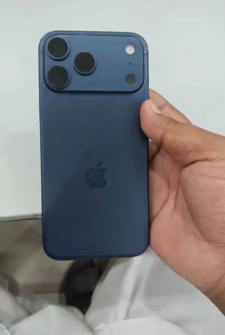 Apple iPhone 17 Pro Max 1