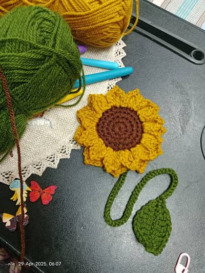 crochet handmade flower keychain, bag charms, hair accessory