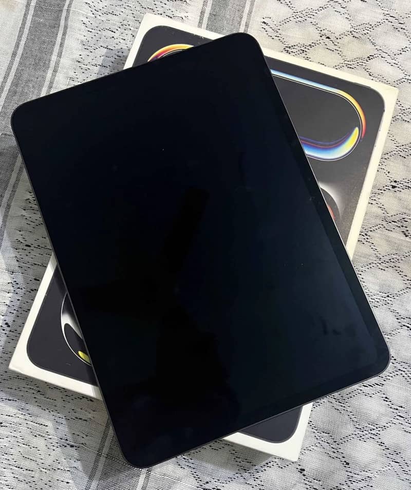 iPad Pro M5 With Box 2