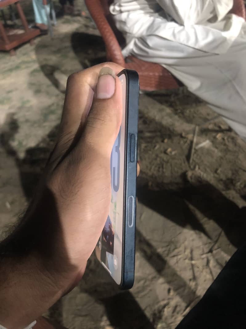 Apple iPhone 13 1