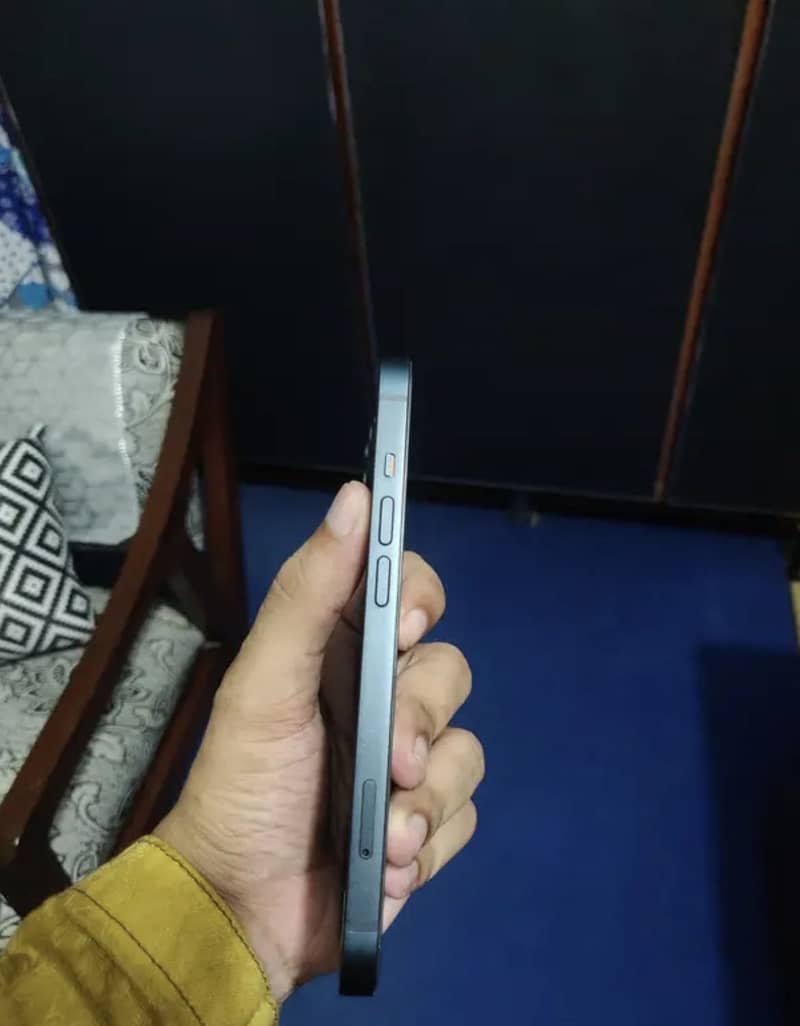 Apple iPhone 13 3