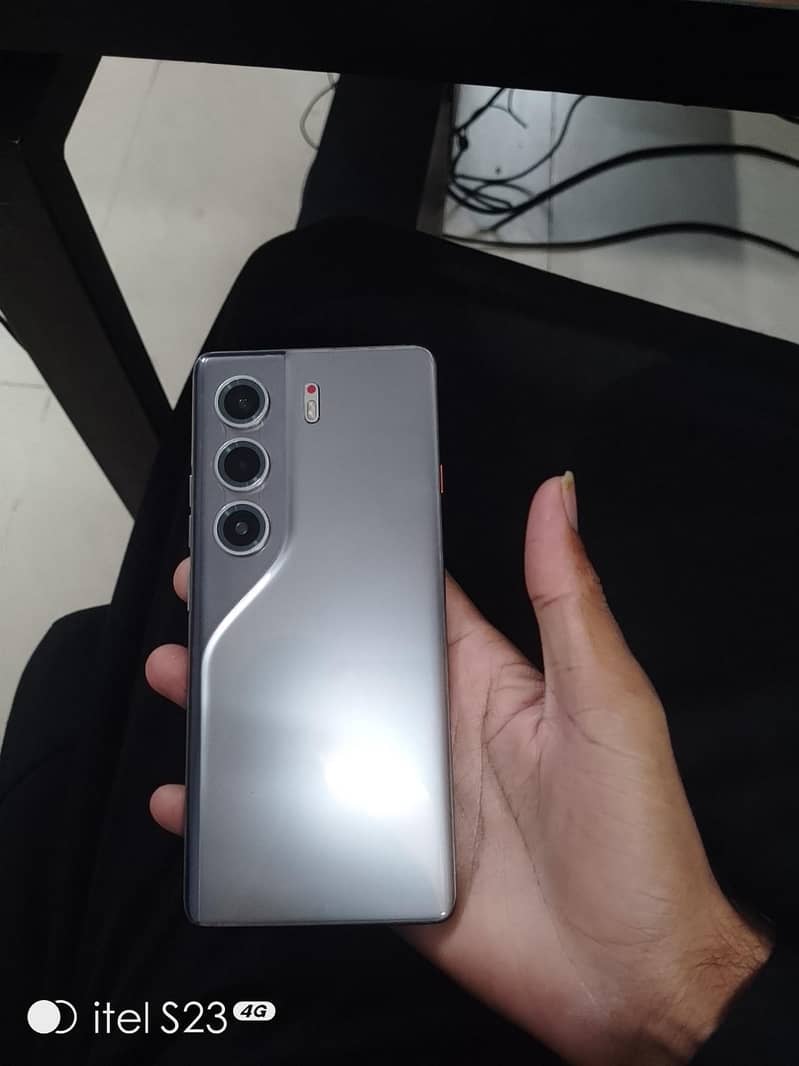 Tecno CAMON 40 Pro 3