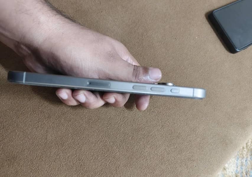 Apple iPhone 15 Pro Max 1