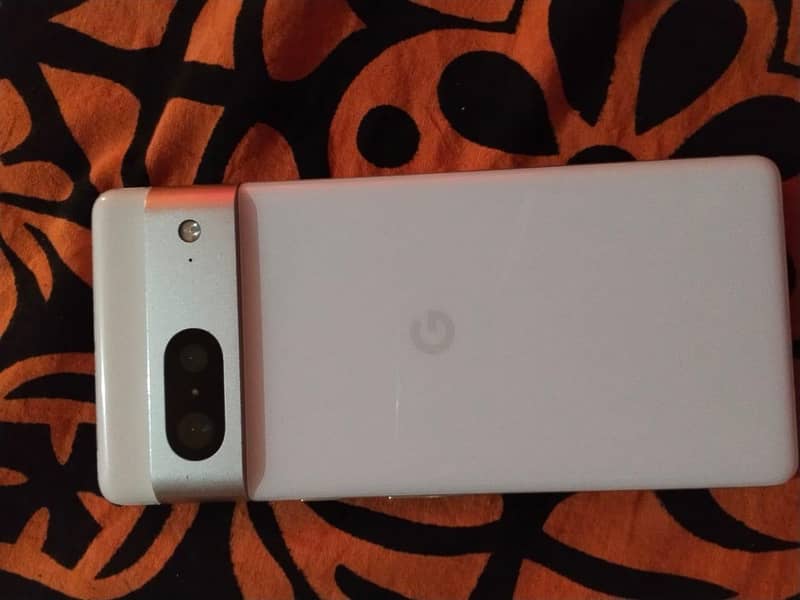 Google Pixel 7 4