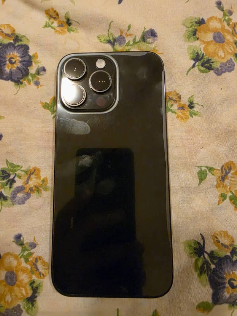 iPhone 16 Pro Max 1