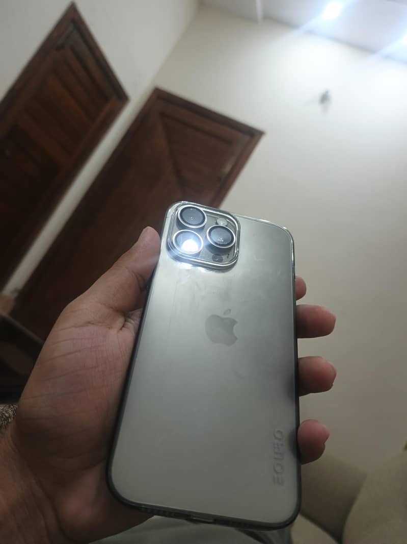 Apple iPhone 15 Pro Max 1