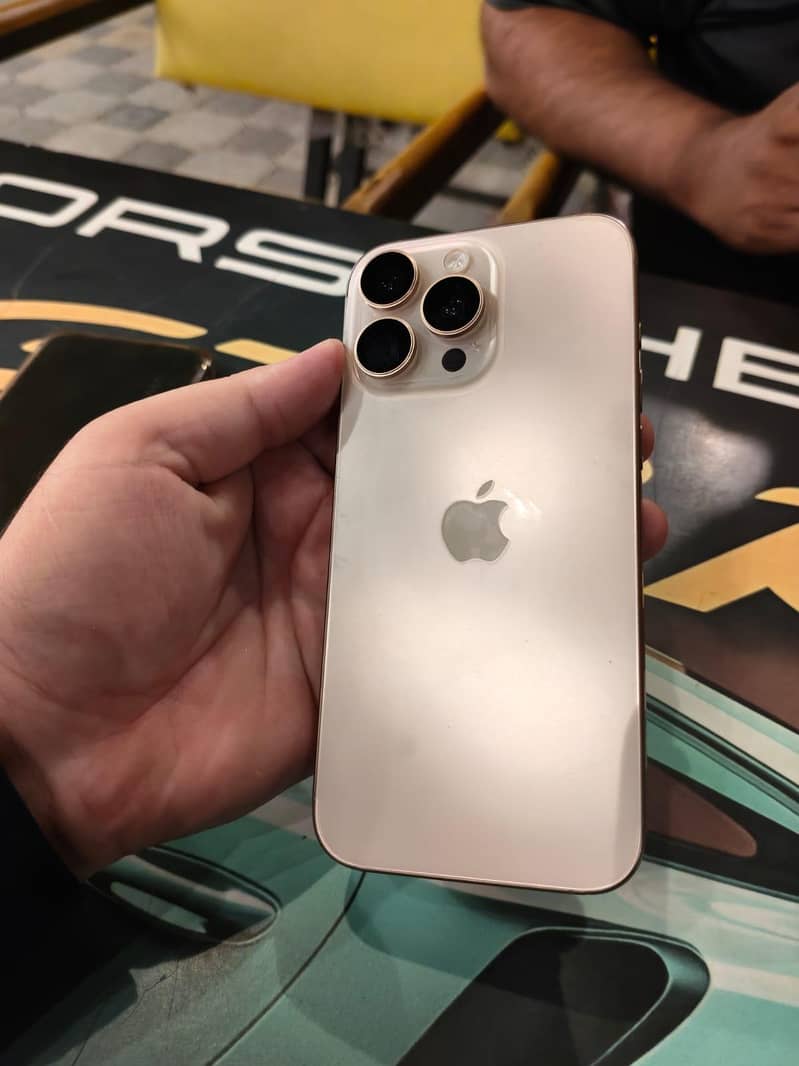 Apple iPhone 16 Pro Max 2