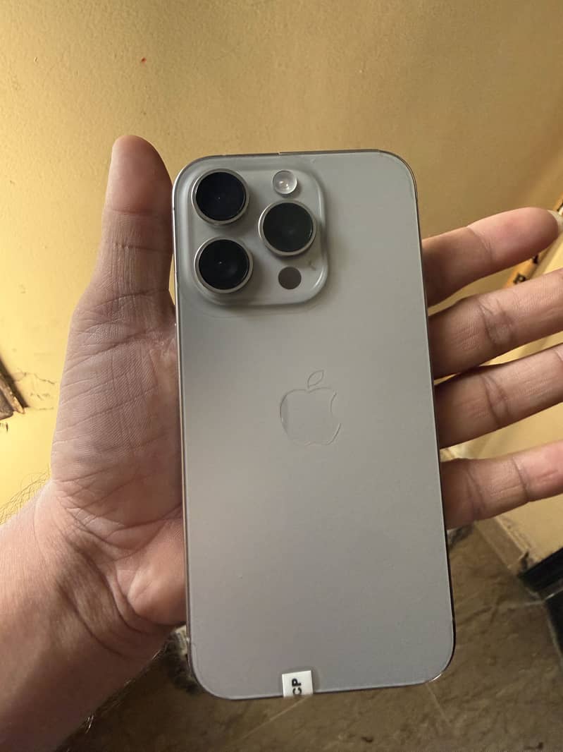 Apple iPhone 15 Pro 3