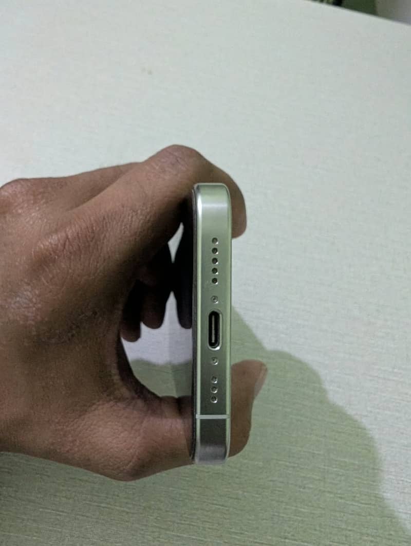 Apple iPhone 15 Pro 1