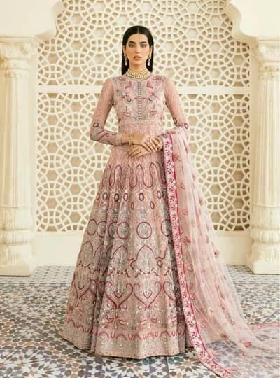 Elegant Light Pink Formal Maxi – Medium Size, Excellent Condition