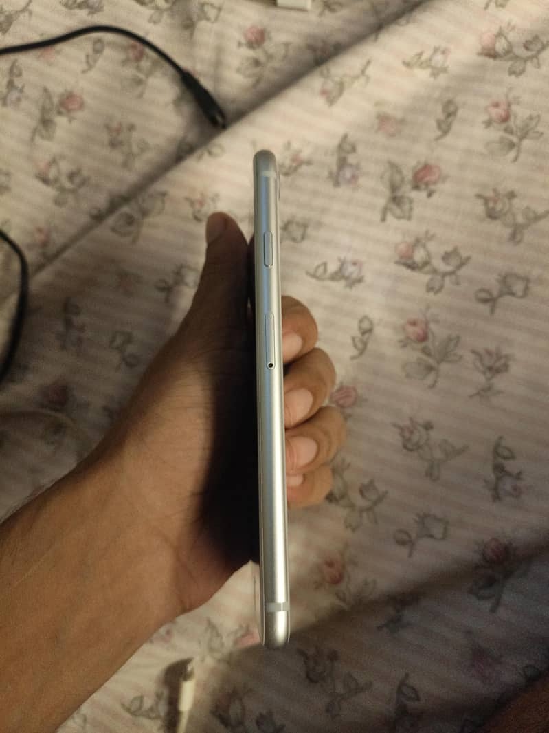 Apple iPhone 8 2